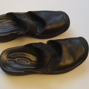KEEN black leather mule slides size 38 US 7.5